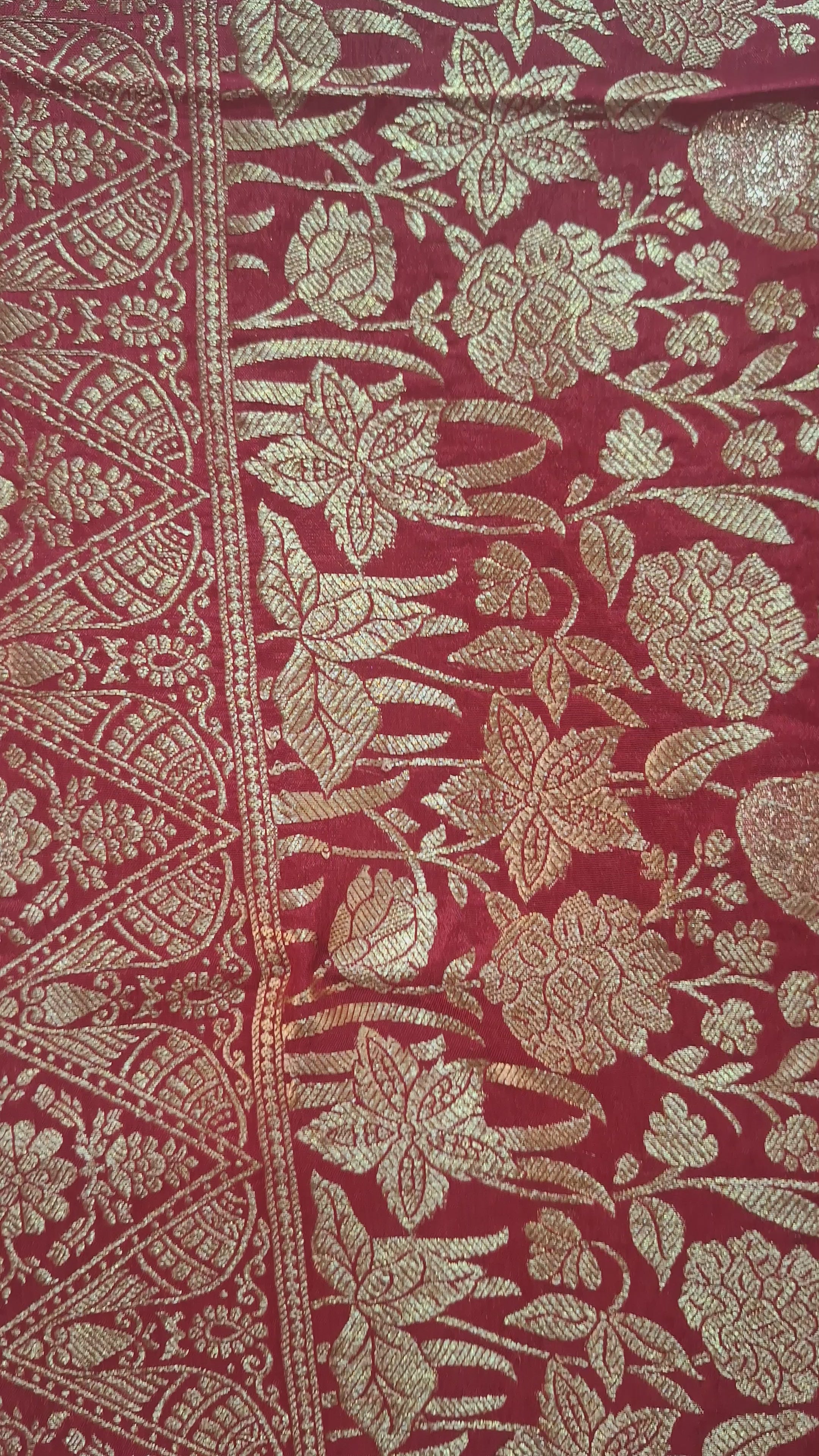 Deep red georgette Banarasi saree with zari flower and zari booti