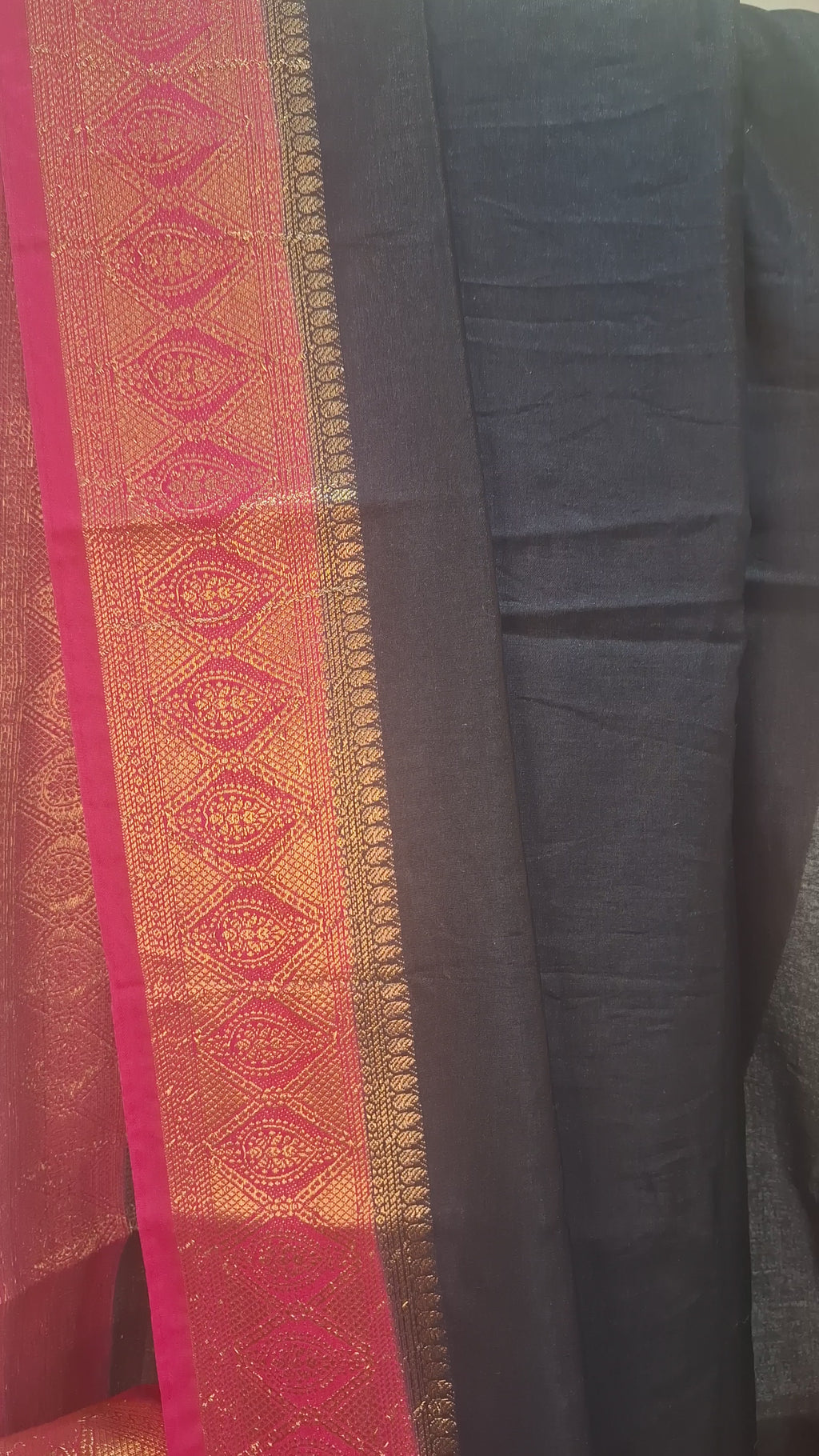 Navy Malmali banarasi silk contrast border